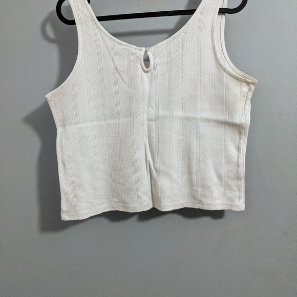 Little white cami - Picture 3 of 3